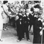 31 августа 1981 года. Школа № 5. Я, молодой специалист (слева), набрала свой первый класс, а это – мои первоклашки. Любовь ТЮШЕВА