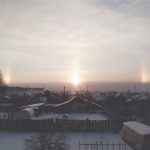 Камышловец Фёдор Лаптев поделился удивившим его моментом, который снял на фотокамеру совсем недавно: «Вот такое явление было снято 1 декабря на закате».