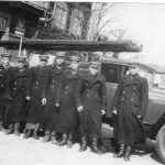 Пожарная команда в поселке Урализолятор. Фотография из личного архива М. Меньшикова. 1958-59 годы.