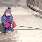 Елена Бурухина из посёлка Новый прислала фотографию, на которой запечатлён двухлетний Лев Ошивалов: «В хоккей играют настоящие мужчины!»