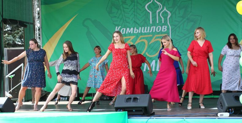 Давай обнимемся да потусуемся