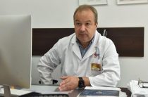 «Один донор может спасти три жизни»: врач рассказал о пользе и мифах донорства крови