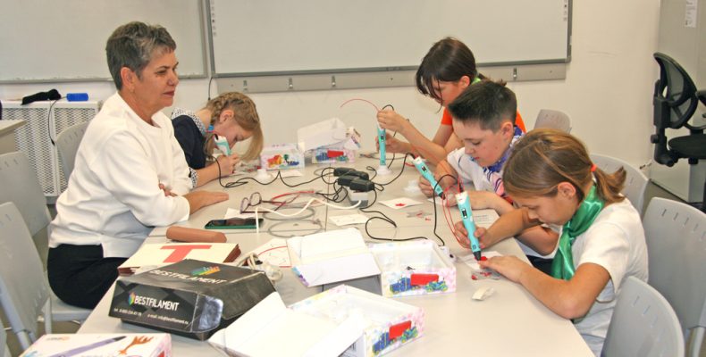 Не учи безделью, а учи рукоделью