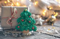 От всей души поздравляем вас с праздниками –  Новым годом и Рождеством Христовым!