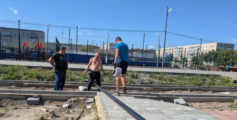 В щебне и асфальте