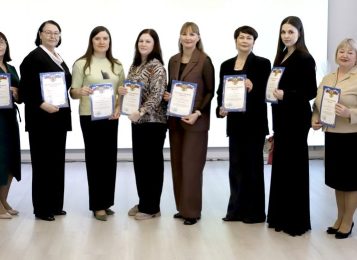 Три лидера из десятки профессионалов