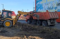 Вырыли канаву