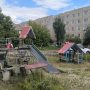 Яма на яме, и поиграть негде