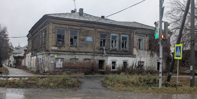 Жильцов расселяют – дома сносят