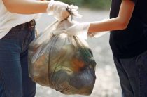 Не бросайте сезонный мусор как попало!