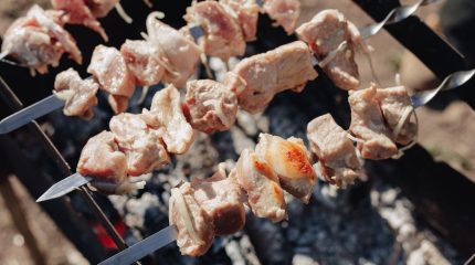 Жарить шашлыки пока можно