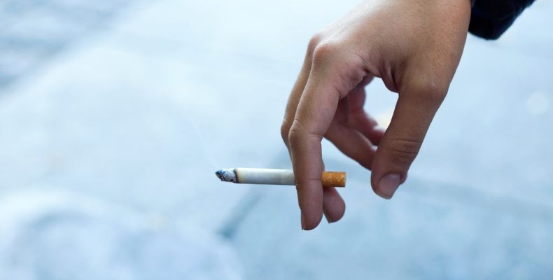 Не потушил сигарету