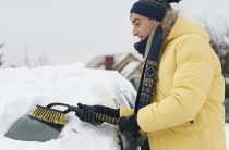 Опасно ездить на автомобиле, покрытом снегом