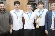 Снежные волейболисты