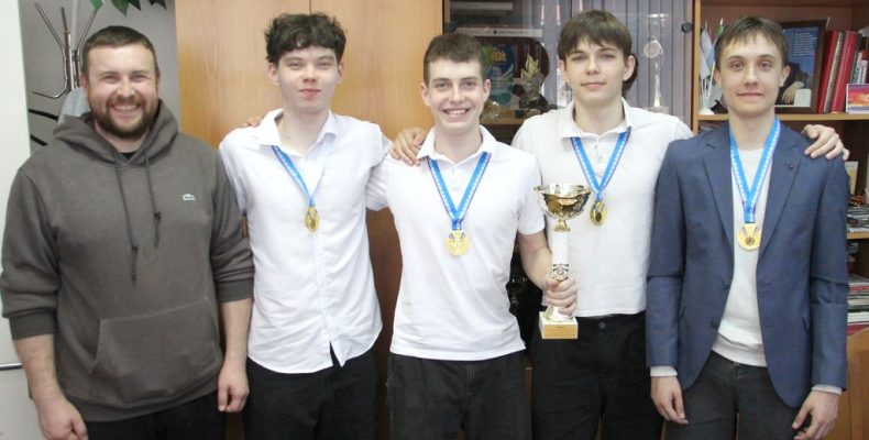 Снежные волейболисты
