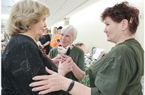 По доброй воле спешат  на помощь