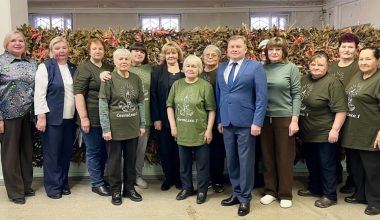 Волонтёров наградили почётными знаками