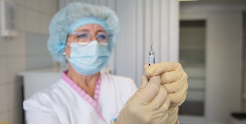 В Свердловской области за две недели привили от гриппа 25% детей